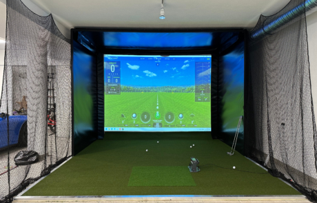 Golf Simulator in der Garage